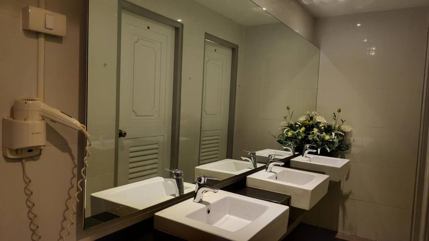 Terminal58Hostel@Town Ban Lo Long 외부 사진